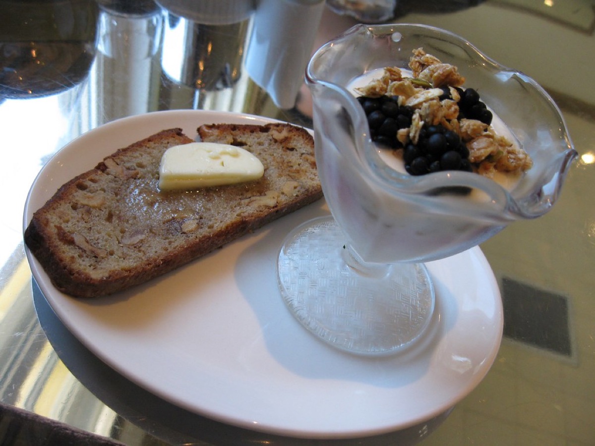 Banana yogurt parfait