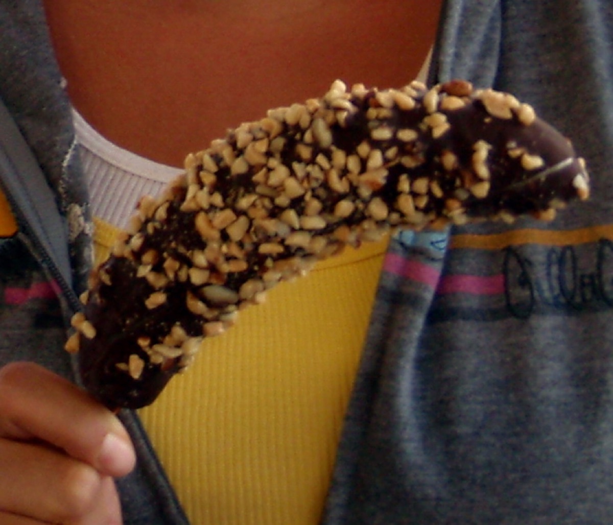 Chocolate-dipped frozen banana pops